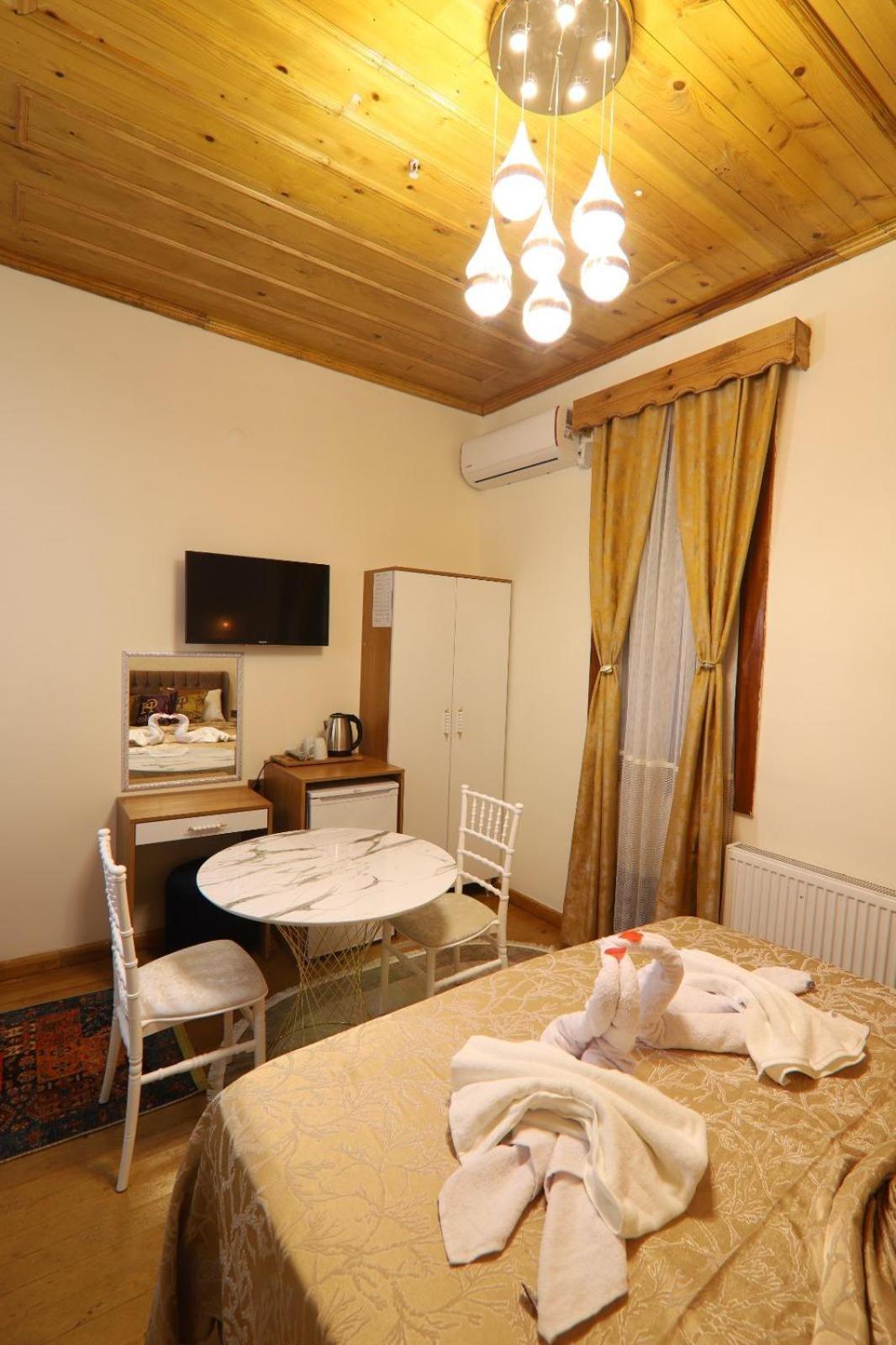 Guer Royal Suit Aparts Istanbul Exterior photo